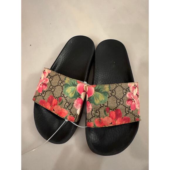 Gucci Bloom Supreme Slides - Women's Size 5 - Excellent - Picture 3 of 4